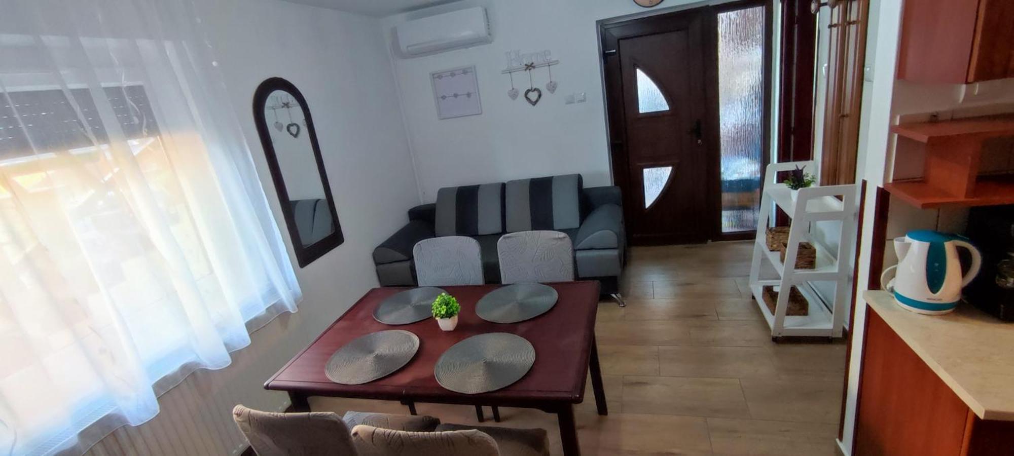 Bazsi Apartman Hajduszoboszlo Exterior photo